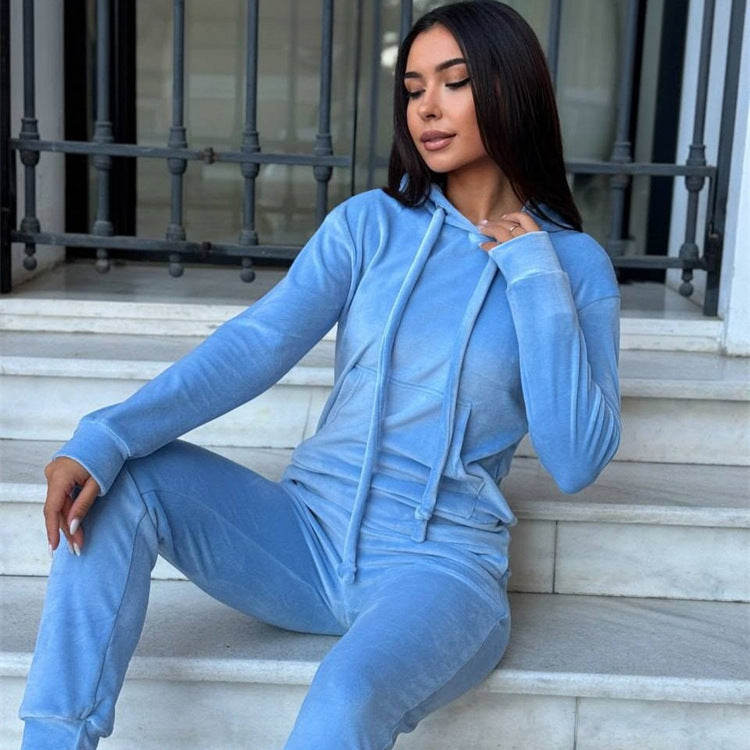 Damen weiches Velours-Lounge-Set mit Kapuzenpullover und tapered Jogginghose Eichborn Berlin