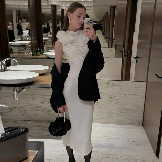Damen figurbetontes Abendkleid mit asymmetrischem Kragen und floraler Applikation EB