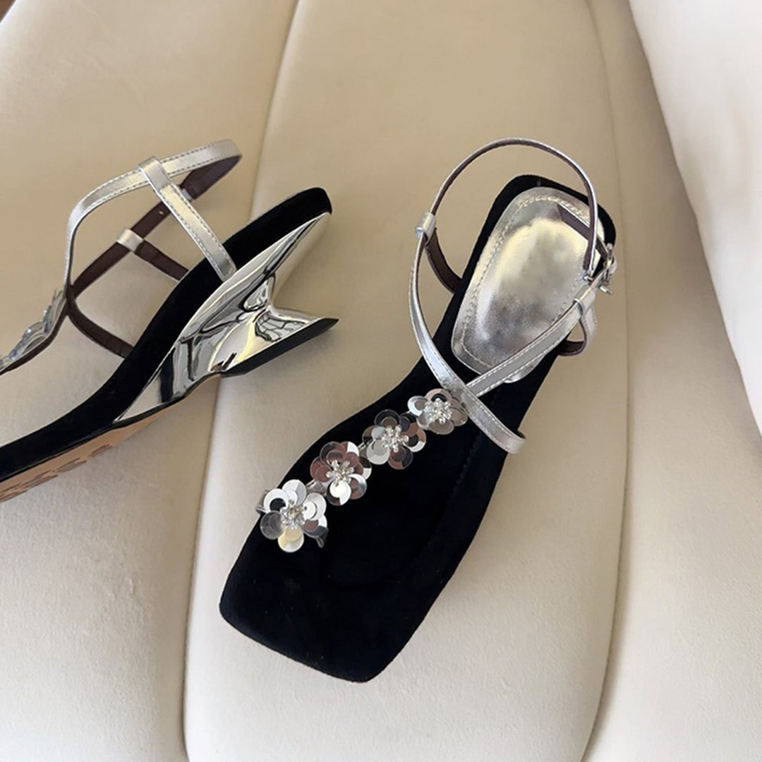 Damen Sandalen mit funkelnden Blumenakzenten und komfortabeler Sohle EB