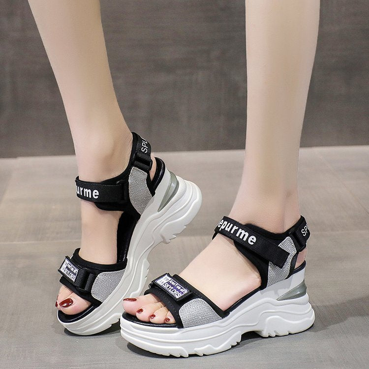 Damen Sportliche Sandalen mit glitzerndem Riemendesign EB