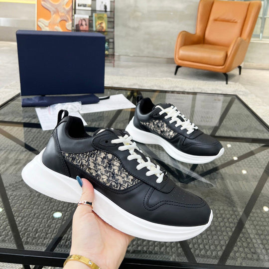 Damen Lifestyle Sneakers mit atmungsaktiver Mesh-Oberfläche und dämpfender Sohle EB