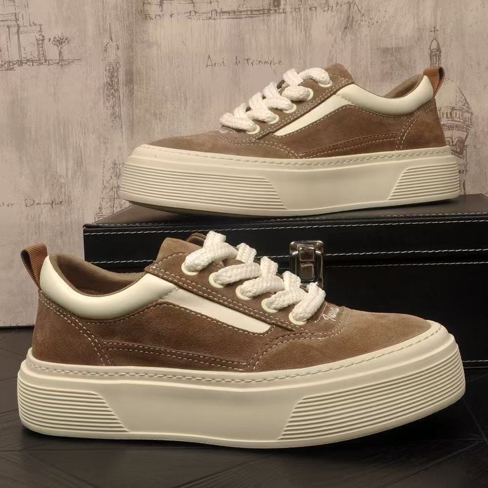 Damen sportive Sneakers mit erhöhtem Plateau und weichem Innenfutter EB