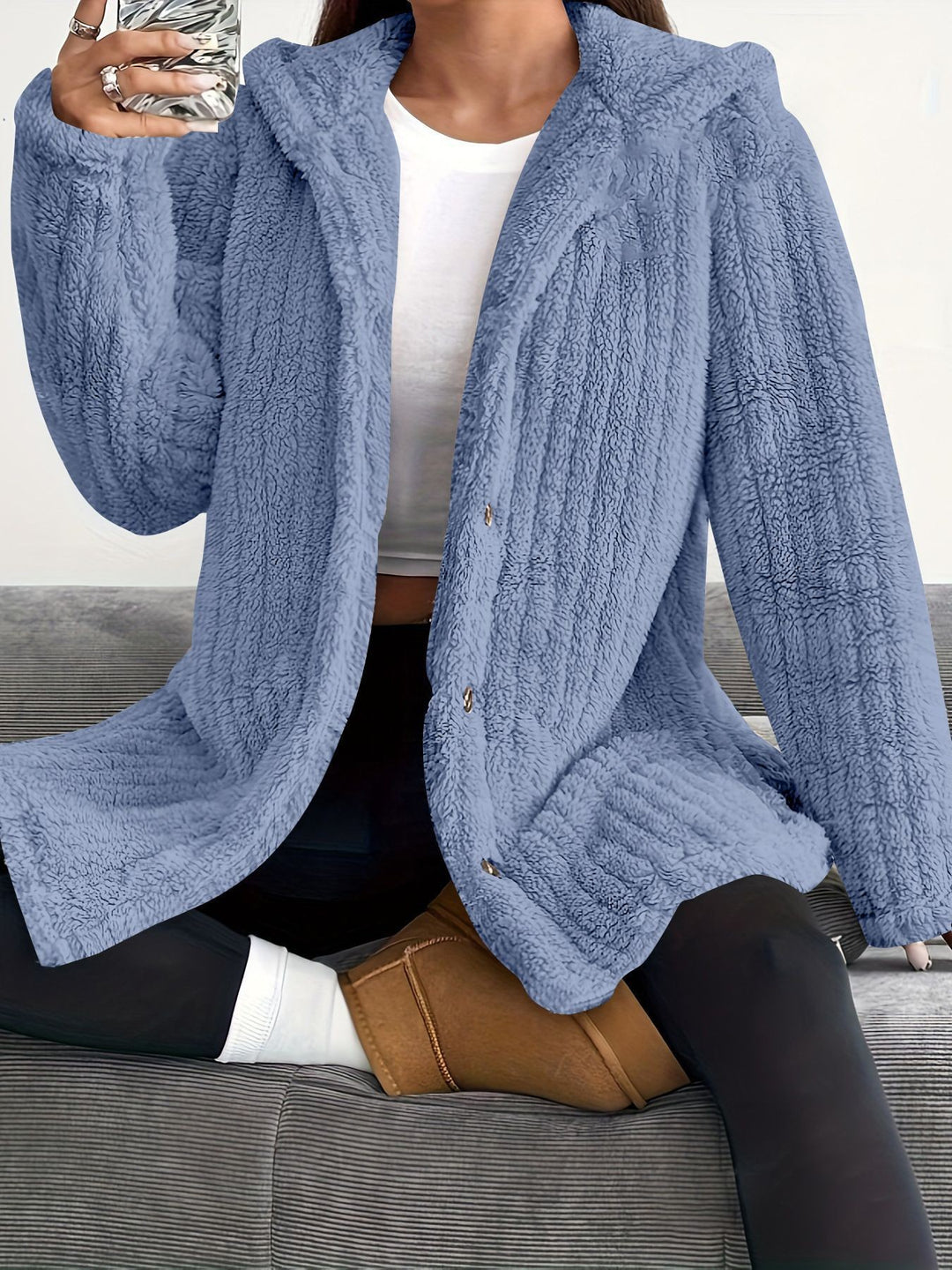 Damen Kuschelige Kapuzenjacke mit Knopfdetails EB