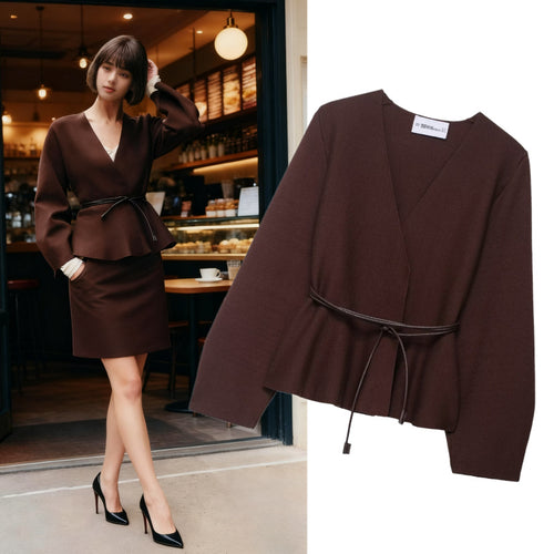 Damen Wickelbluse mit figurbetonendem Design und eleganten Taillenzug EB