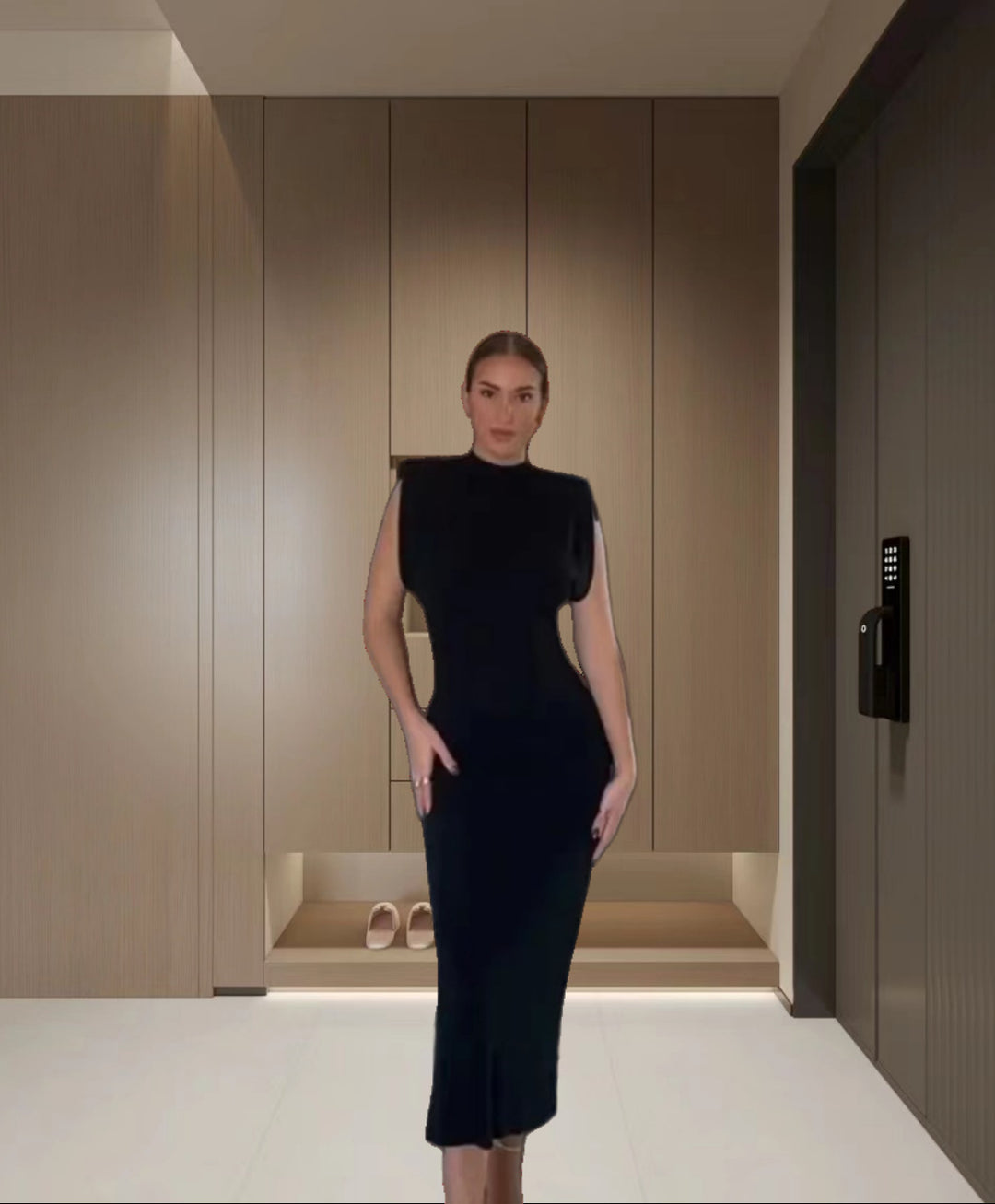 Damen Figurbetontes Maxikleid mit asymmetrischem Design und elegantem Halsschmuck EB