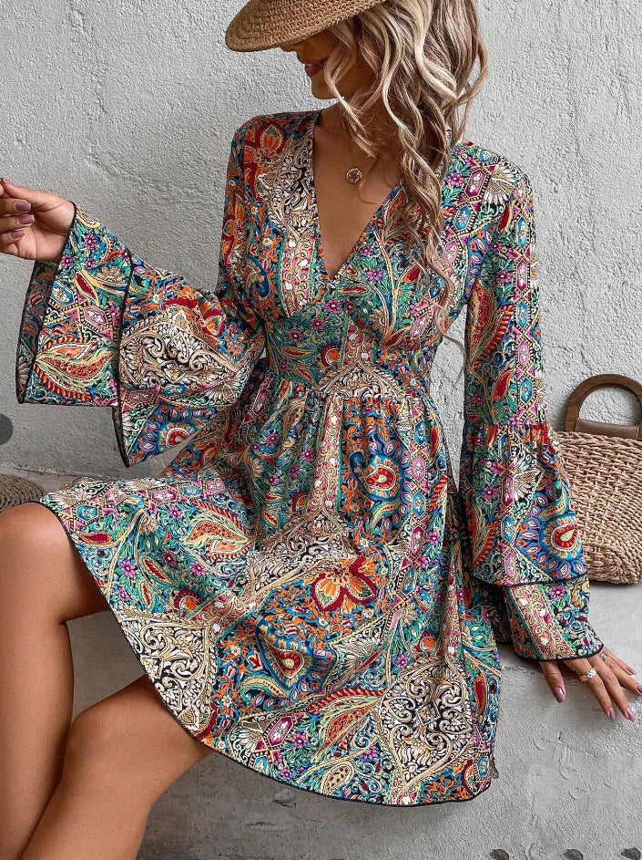 Damen V-Ausschnitt Kleid mit weiten Ärmeln und Paisleymuster EB