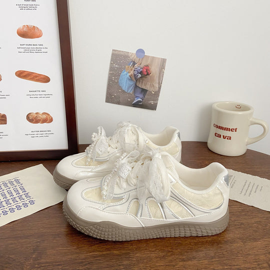 Damen Sportliche Sneakers mit einzigartigen Spitzen- und Perlenakzenten EB