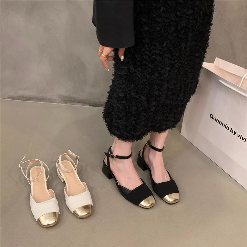 Damen nan elegante Sandalette mit niedrigem Blockabsatz, metallischer Kappenspitze und verstellbarem Knöchelriemen EB