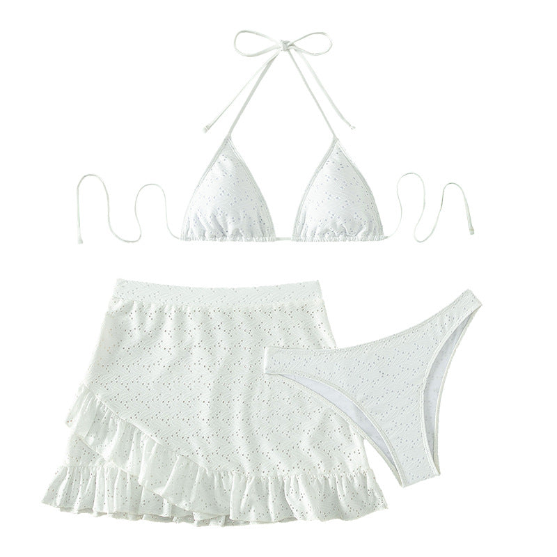 Damen Triangel-Bikini mit verspieltem Lochmuster und passendem Rock EB