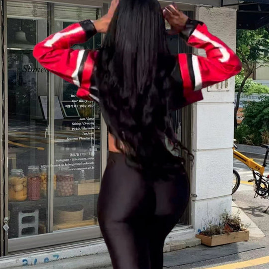 Damen cropped Kunstlederjacke im auffälligen Design EB