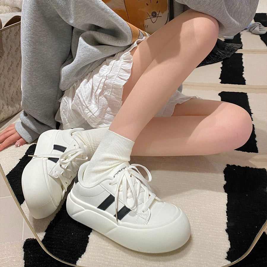 Damen Sportliche Sneakers mit gepolstertem Innenfutter und rutschfester Laufsohle EB