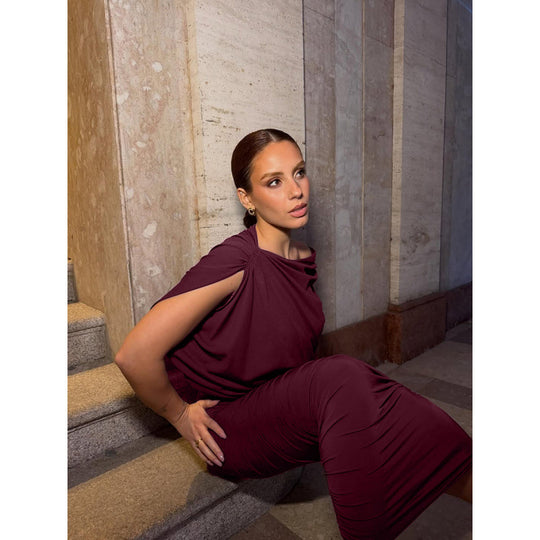 Damen Elegantes Abendkleid mit asymmetrischem Schnitt und gerafften Details EB