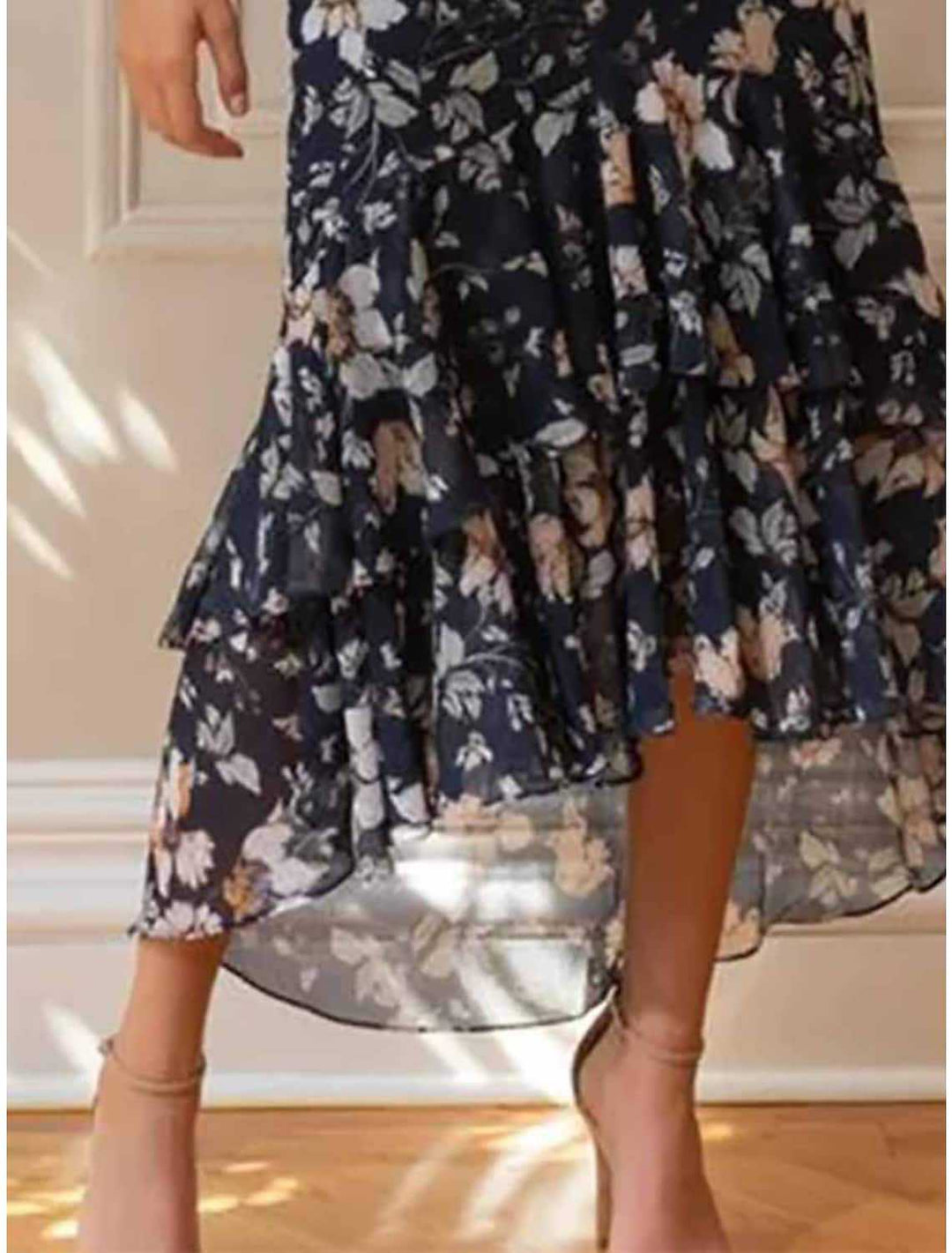 Damen Maxikleid mit voluminösen Ärmeln und floralem Design EB