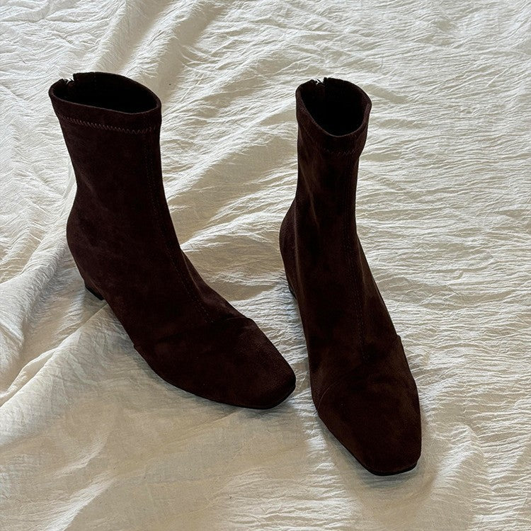 Damen elegante Ankle Boots mit spitz zulaufender Zehenpartie und komfortablem Blockabsatz EB