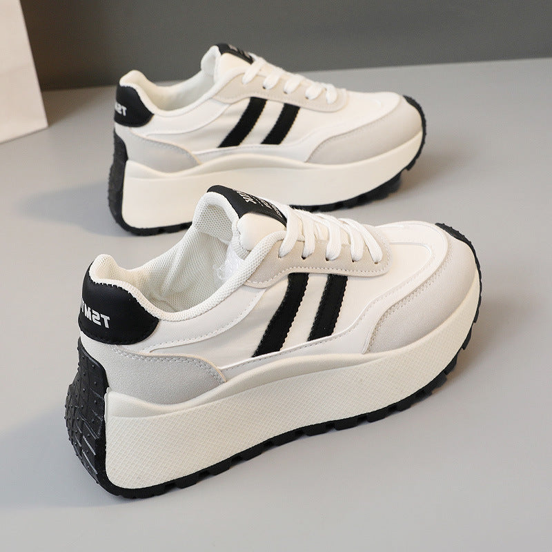 Damen Modische Plateau Sneakers mit trendiger Silhouette und dämpfender Laufsohle EB