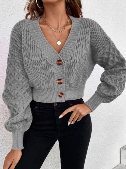 Damen Strickjacke mit Kabelmuster und formschönem Design EB