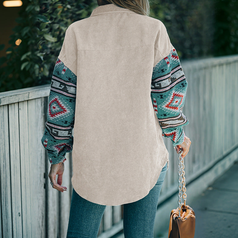 Damen Cord‑Hemdenjacke mit gemusterten Strickärmeln und aufgesetzter Brusttasche EB