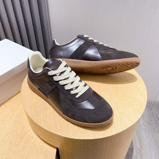 Damen modische Sneakers aus hochwertigem Wildleder mit sportlichem Akzent von EB