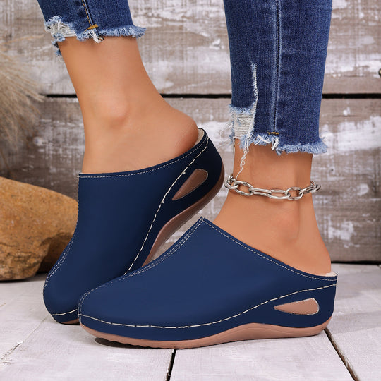 Damen Bequeme Clogs mit seitlichen Einschnitten und weichem Fußbett EB