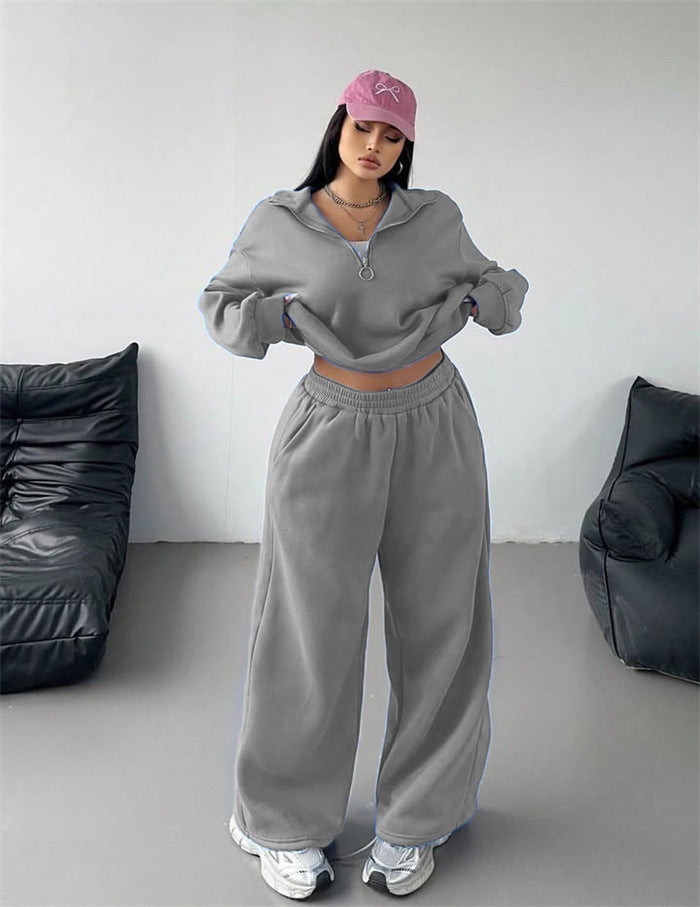 Damen Samt-Cropped-Ziphoodie und weit geschnittene High-Waist Palazzo-Jogginghose Eichborn Berlin