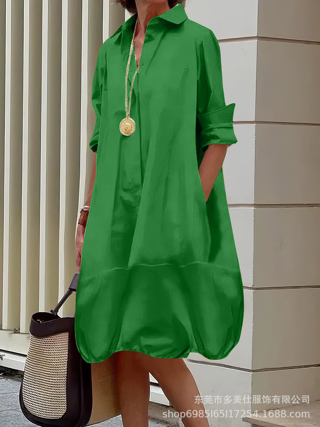Damen lässiges Hemdkleid mit praktischen Seitentaschen und einem luftigen Schnitt EB