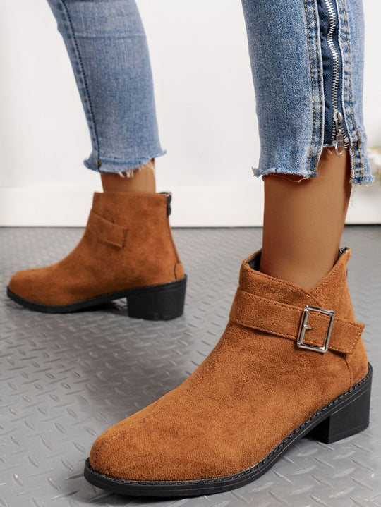 Damen Stiefeletten mit modischem Schnallen-Detail und komfortablem Blockabsatz EB