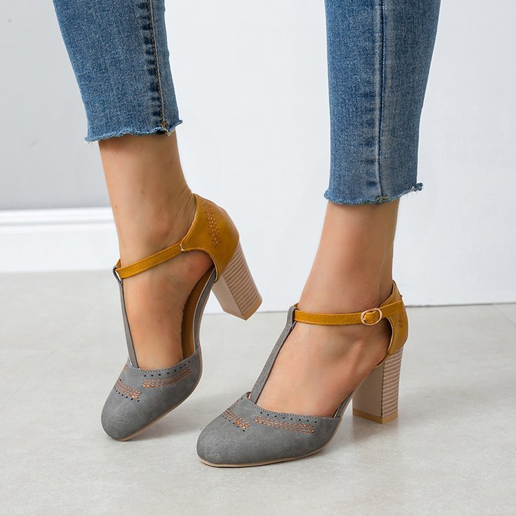 Damen T‑Strap Pumps mit mittelhohem Blockabsatz und dekorativer Ziernaht EB