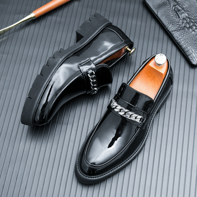 Damen Elegante und stilvolle Mokassins mit Ketten-Detail EB