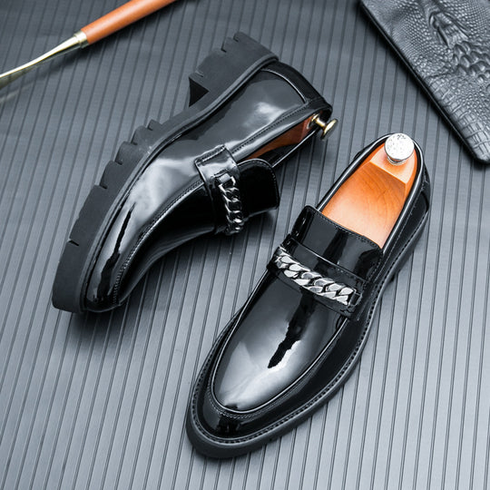 Damen Elegante und stilvolle Mokassins mit Ketten-Detail EB