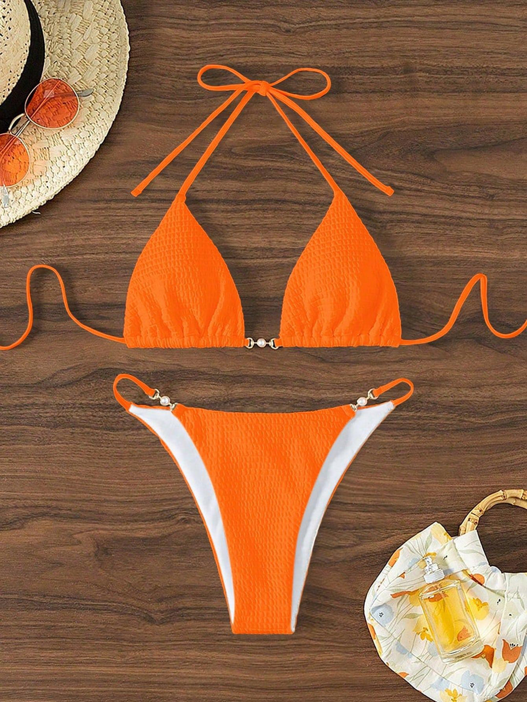 Damen Triangel-Bikini mit modischen Schnürdetails und eleganten Akzenten EB