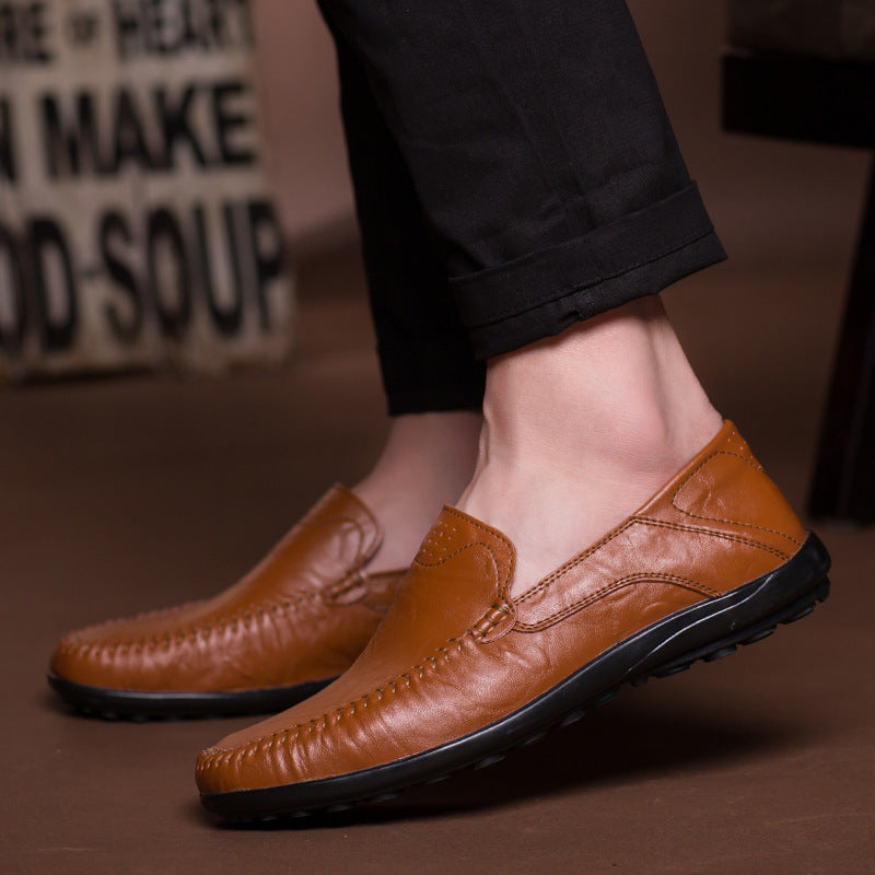 Herren Lederloafer im Mokassin-Stil mit handgenähter Ziernaht, elastischen Seiteneinsätzen und rutschfester Gummilaufsohle EB