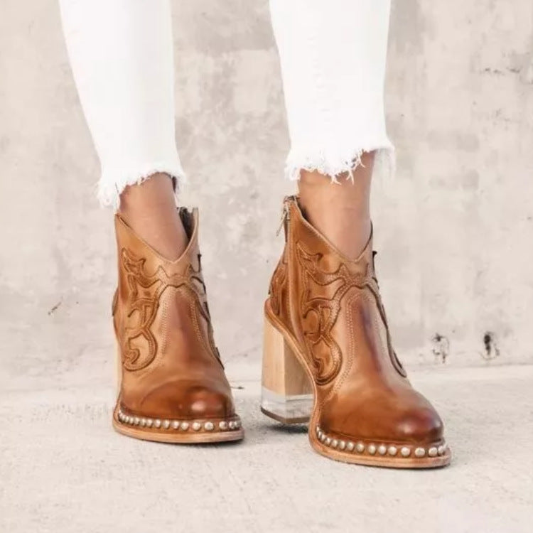 Damen nan Western-Ankleboot mit aufwendigen Stickereien, Nietenrand und transparentem Blockabsatz EB