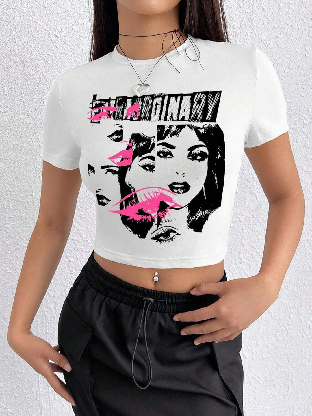 Damen Crop-T-Shirt mit inspirierendem Aufdruck und figurbetontem Schnitt EB