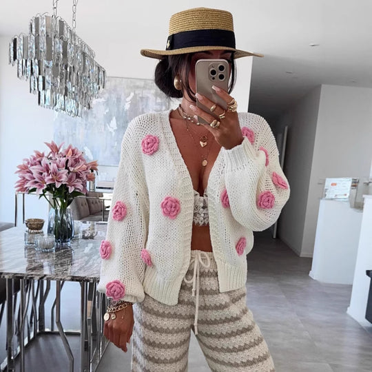Damen gemütlicher Strickcardigan mit verspielten Blumenapplikationen EB