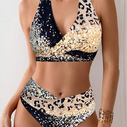 Damen Hochtailliertes Bikiniset mit verspieltem Knoten und schimmernden Akzenten EB