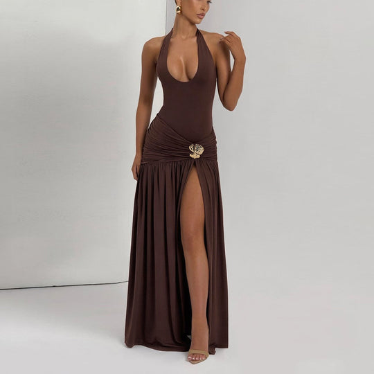 Damen Maxi-Kleid mit eleganten Raffungselementen und aufwendiger Brosche EB