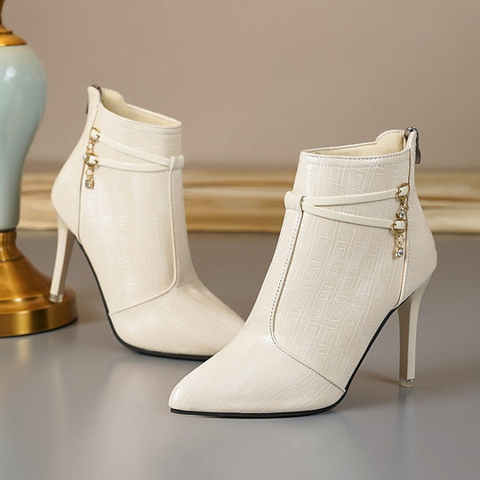 Damen stilvolle Stiefeletten mit schickem Ketten-Detail und elegantem Hochgang EB