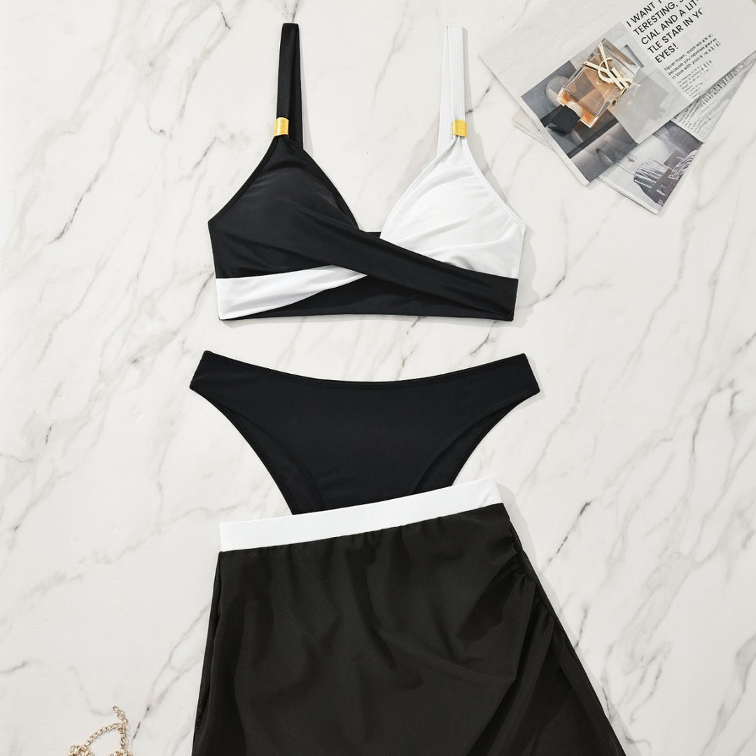 Damen Sportlicher Bikini mit lässigem Wickelrock EB