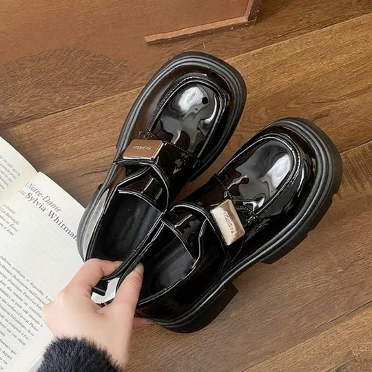 Damen Modische Schnürung Slipper mit glänzender Oberfläche und robustem Profil EB