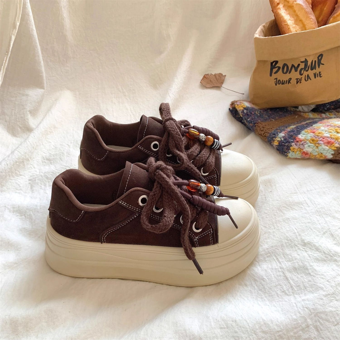 Damen Chunky Plateau-Sneaker mit dekorativen Schnürdetails EB