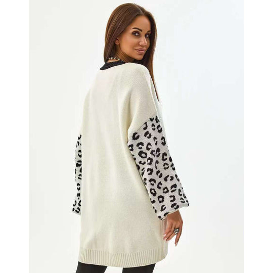 Damen Strickjacke mit Leopardenmuster und femininen Details EB