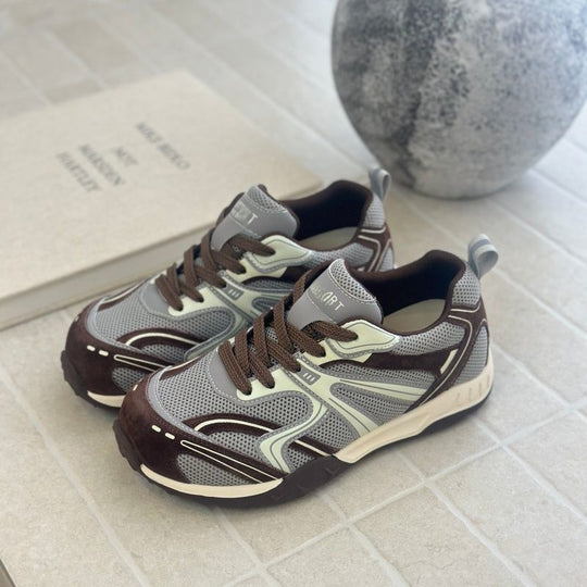 Damen sportliche Sneakers im modernen Design EB