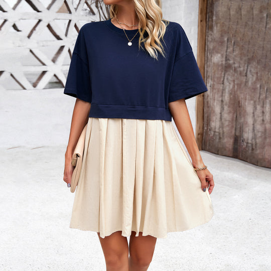 Damen Freizeitkleid mit einem eleganten, plissierten Rock EB