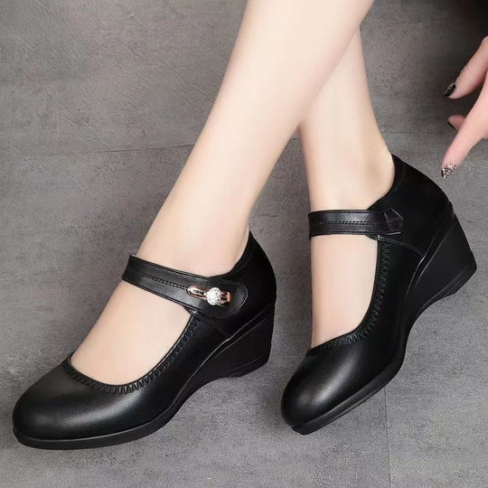 Damen elegante Mary Jane Wedges mit verstellbarem Riemen und dekorativem Detail EB