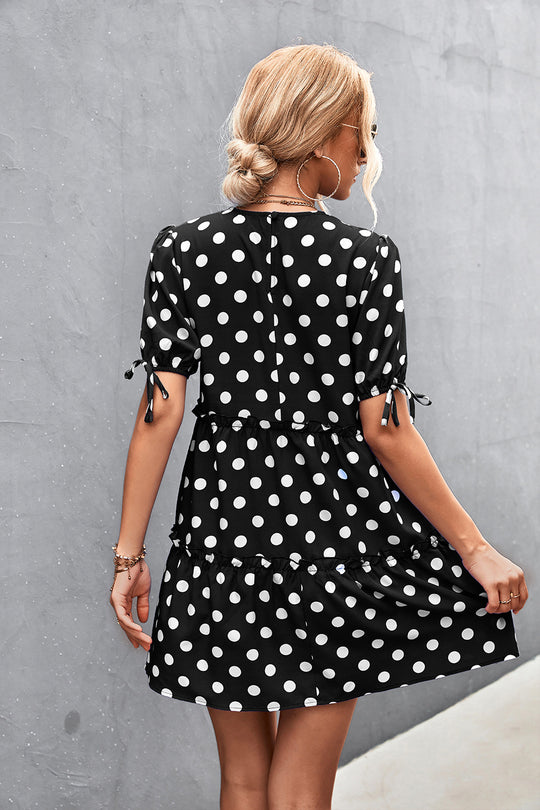 Damen Freizeitkleid mit voluminösen Rüschendetails und Polka-Dots EB