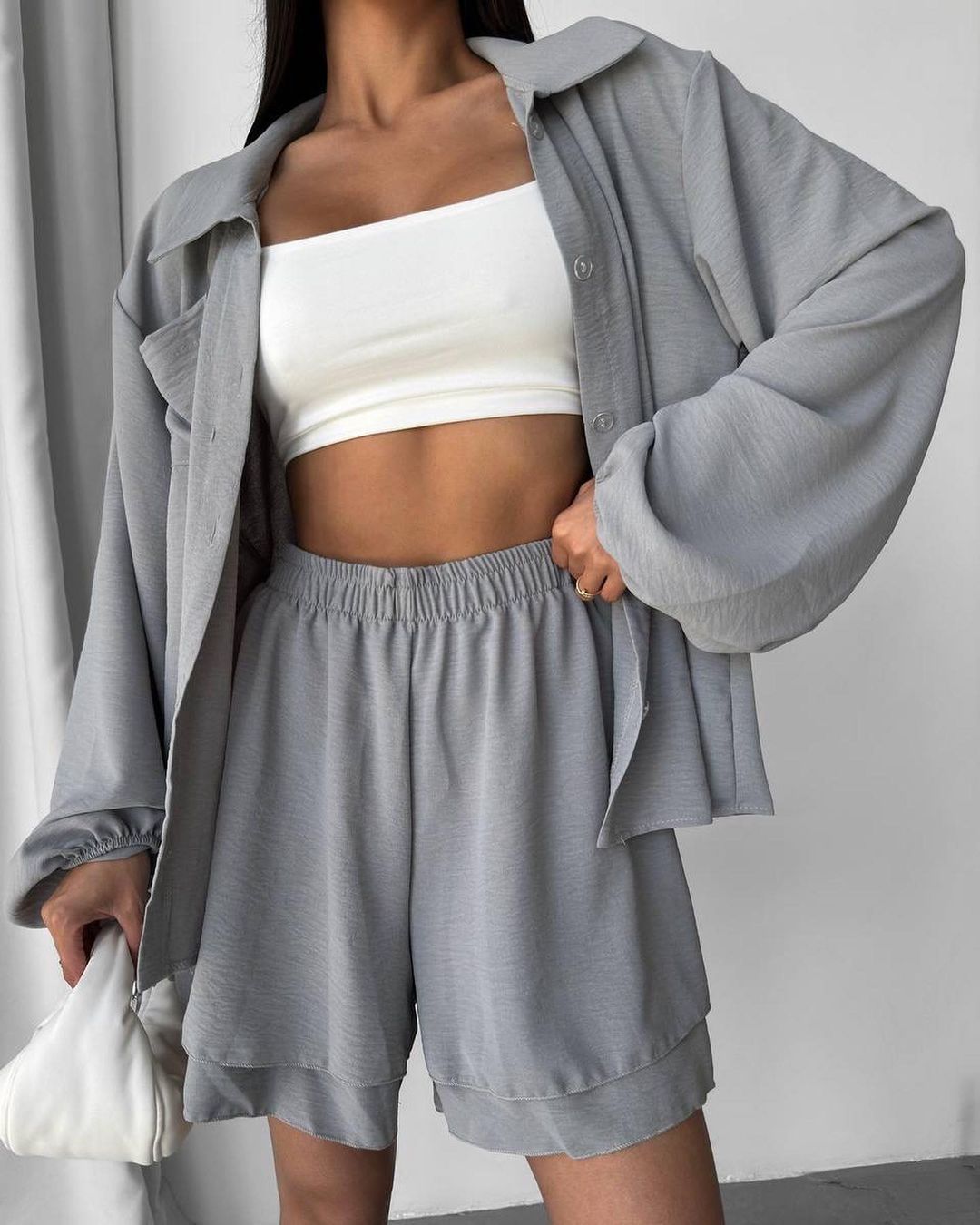 Damen Entspanntes Shorts-Set mit Oversized Hemd EB