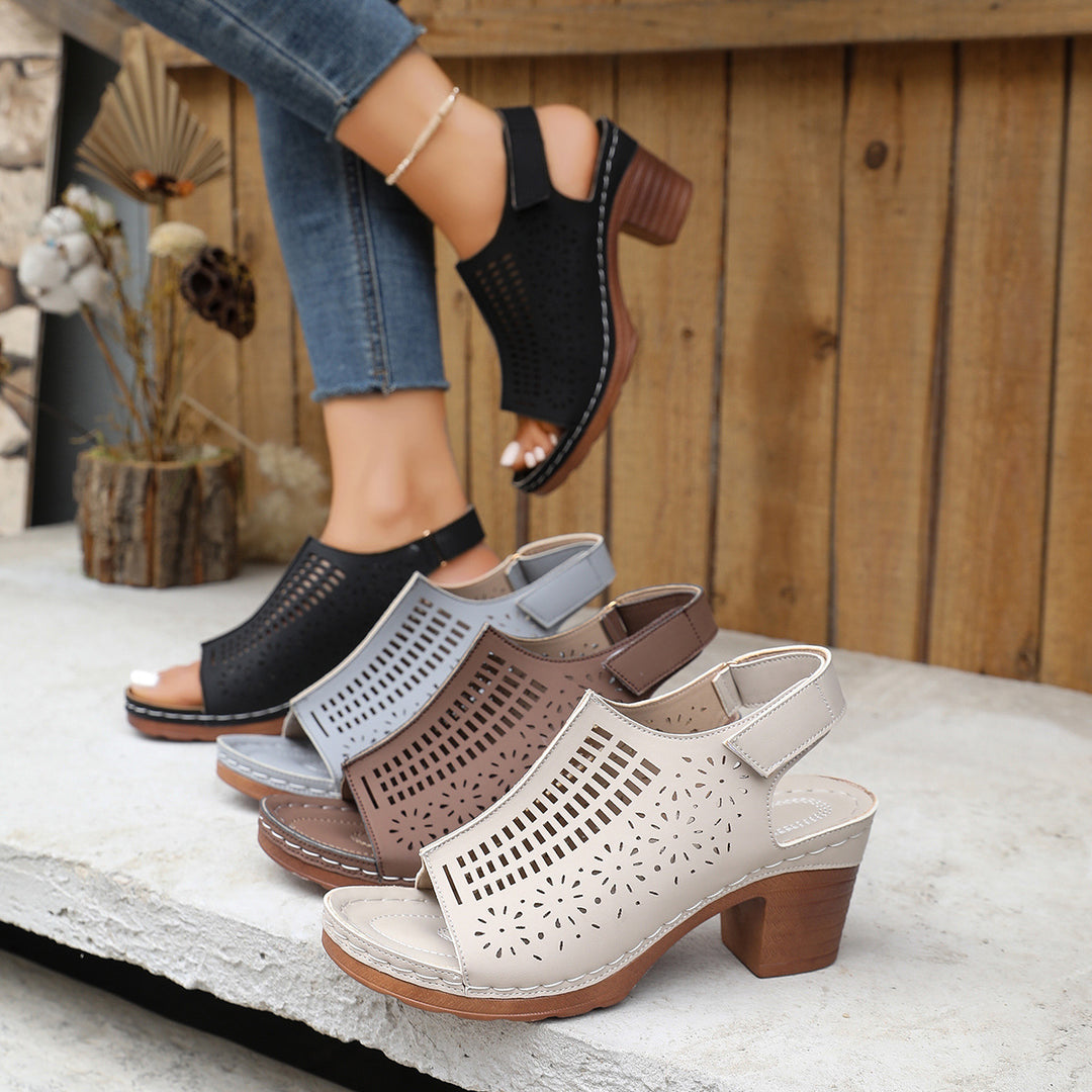 Damen Sandaletten mit durchbrochenem Design und komfortablem Blockabsatz EB