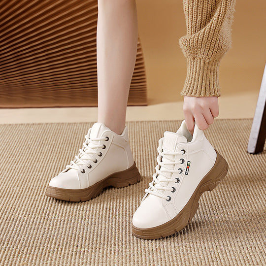 Damen High-Top Sneakers mit robustem Profil und optimaler Dämpfung EB