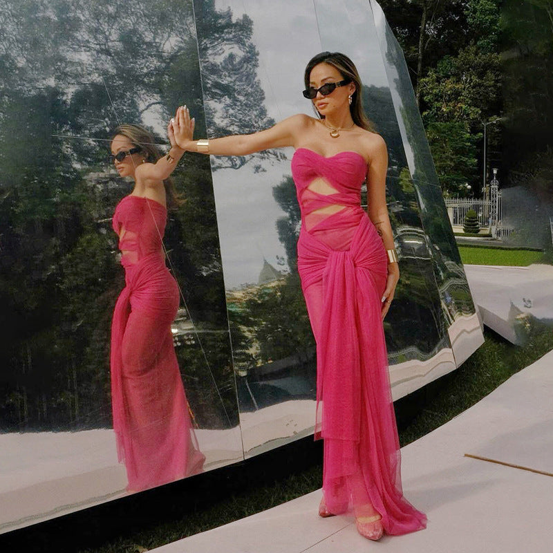 Damen Elegantes trägerloses Maxikleid mit raffinierten Drapierungen und transparenter Optik EB