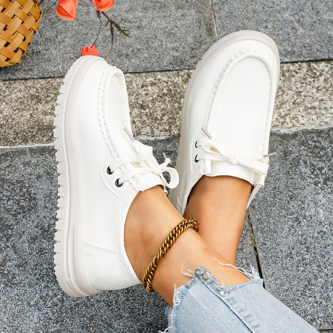 Damen Freizeit-Sneaker mit kunstlederner Optik und rutschfester Sohle EB